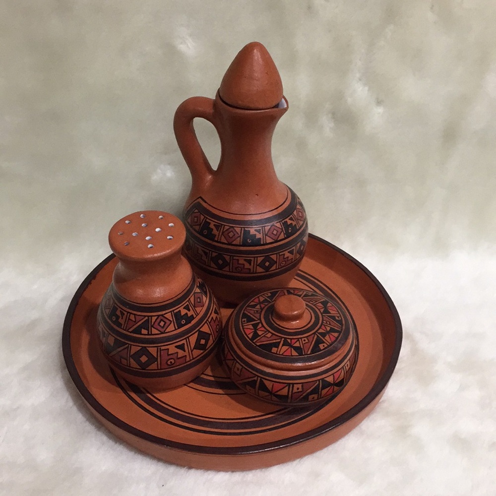 Vintage 4 pc Cusco, Peru Hand Crafted Pottery